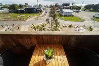 Modern 3-bedroom townhouse in central Cape Woolamai