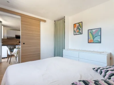 Les Amandiers Hotels near Botanic Seyne
