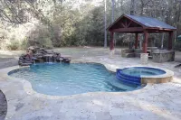 Log Cabin With Trails/Pool/Game Room/Acreage/ Near Houston