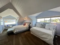 River’s End-Best Pacific Ocean and Rogue River Views on 2+Acres with a Hot Tub!