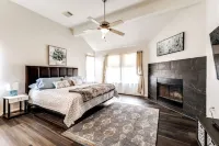 Charming 4BDRM Home / Pool & Hot Tub / Near Wineries!