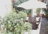 Peppino's Art & Bed Space - Music Отели в г. 