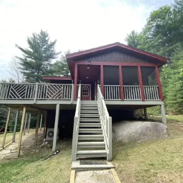 Luxury Mnt. View Cabin with game room, hot tub, fire pit and private ski trails