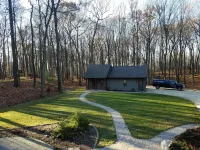 The Esker Ridge Chalet, Pristine Elkhart Solitude