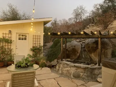 Lovely Canyon View Home at Sequoia with an EV charger on the property 세쿼이아 국립공원 주변 호텔
