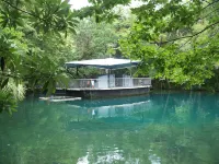Manatee Manor. Waterfront, dock, stilted home. Renovated June '23. - 4-Star