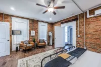 Lovely historic spot, walk to the square! Hotels near Dueling Grounds Distillery