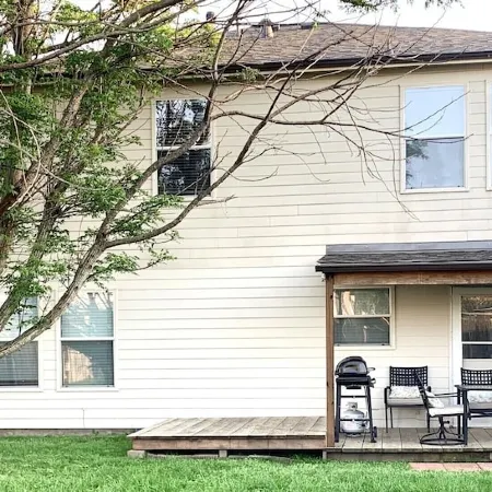 Spacious 3BR in Rosenberg | w/ 30-Day Discounts! 45 mins from FIFA stadium