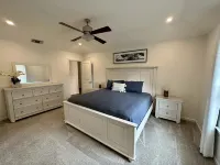 Central, Familial, w/ GAME Room, FIRE Pit, KING Bed ★ 4.6 mi from DFW Airport+