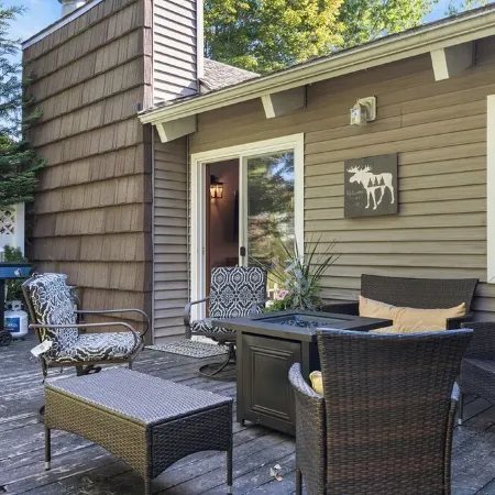 Townhouse in Private Lakeside Community