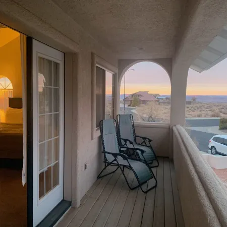 Beautiful Lake Powell Custom Vacation Home