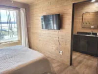 Newly Built Cedarpoint Cottage -Cozy and Relaxing on Jessie Lake -Pet Friendly