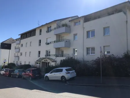 Confortable Studio Avec Balcon en Plein Centre de Concarneau - Parking Privé Отели в г. Конкарно