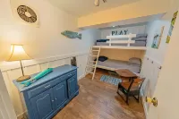 Quiet beach retreat for couples or family