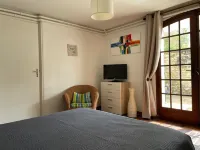 Beautiful 3-person apartment facing the main beach