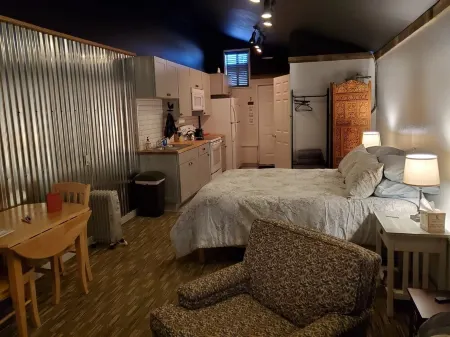 Downtown Fairview BunkHouse Отели в г. Фэрвью