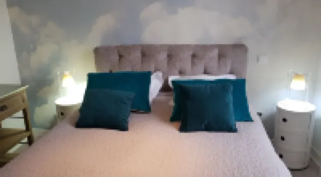 Lourdes Independent character apartment ground floor near downtown