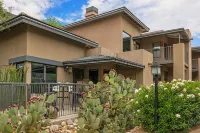 Ventana Canyon 2 bd, 2 ba casita sleeps six. Catalina Mountain view from patio.