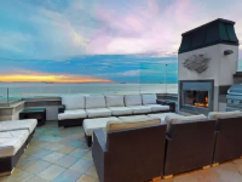 ON THE SAND! 5 Bedroom Beachfront Masterpiece in Huntington Beach, CA 선셋비치 호텔