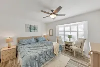 Manatee Harbor: Marina, Heated Pool-Spa, Island Ferry with Private Beach Access!