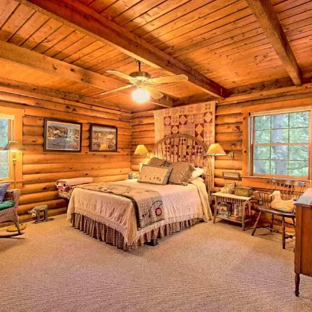 Mountaintop log cabin w/ wood stove hot tub and grill near Lake Chatuge