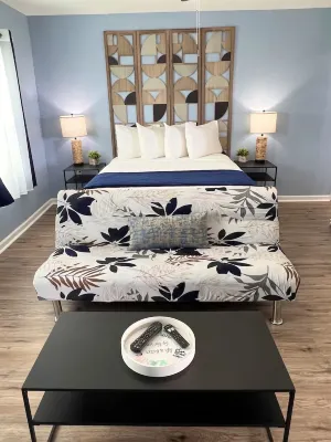 The Mark at Surfside, Apt. 5