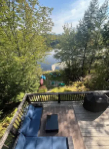 Lakefront Log Home in White Mountains! Dog-Friendly!