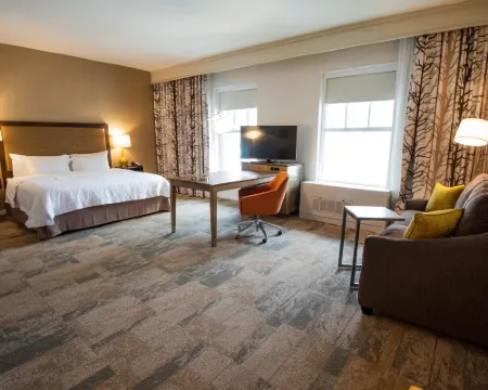 Hampton Inn & Suites Manchester Hotels in Manchester