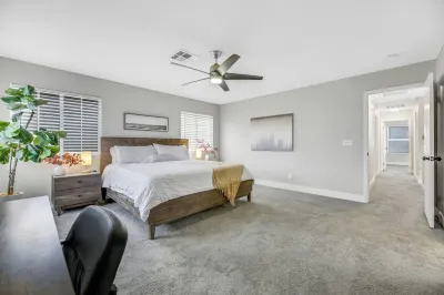 Modern, spacious, comfy! Minutes to Red Rock, Golf, Tivoli Village and the Strip Hotels near Rampart Commons
