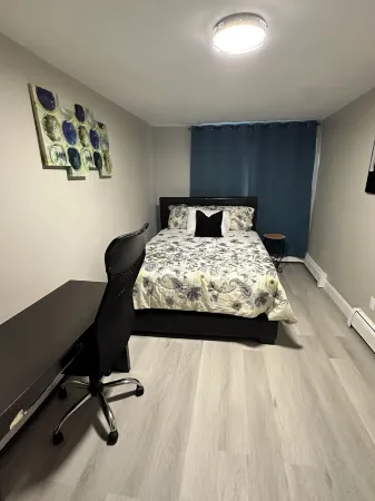 Newly Renovated Luxury 2-BD 2-BA house, AC, WiFi. Mins to NYC, EWR, Newark Distr