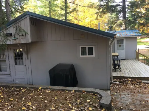 Cute, rustic cabin in Side Lake, No WiFi