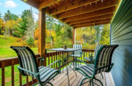 Bear Cub Charming 2-bedroom apartment near Sugarloaf on Snowmobile/ATV trails