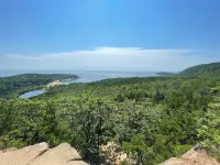 Classic coastal Maine farmhouse ideal for all your MDI & Acadia adventures!