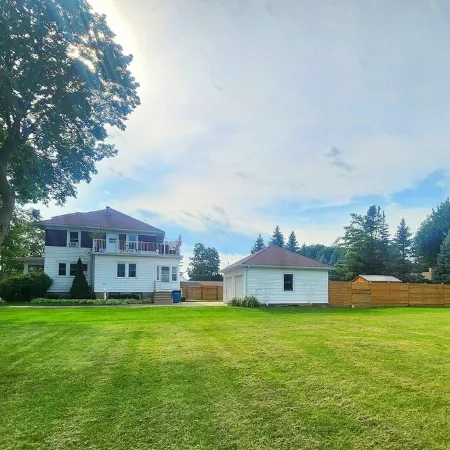 The Odd Dog Retreat w/HotTub, Kayaks, Bikes, Games