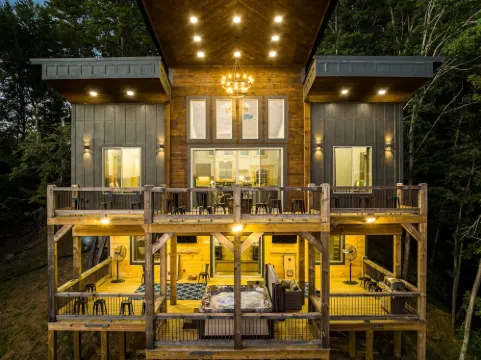 7p salt water Hot Tub/New construction/Amazing view