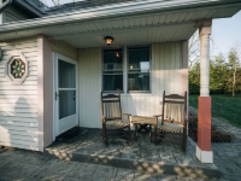 Adjacent to beaches, 3 minute walk to downtown, Quiet Atmosphere, FREE WIFI Hotéis em Sodus