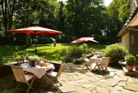 Cottage on Maleksberg country estate Hotels in Negernbötel