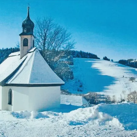 Quiet, idyllic, family-friendly, free internet, little cleaning costs