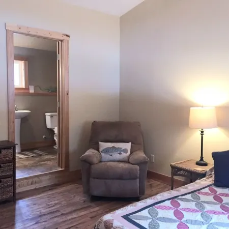 “Cozy Mountain Suites - #1 just 5 minutes from Glacier Park”