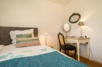 Apartment with a beautiful terrace and large garden