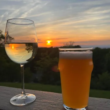 Wintergreen. Panoramic Sunsets, Mountain Views, Private Deck + Fireplace