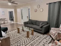 Adventure Coast 4/2, Big Yard