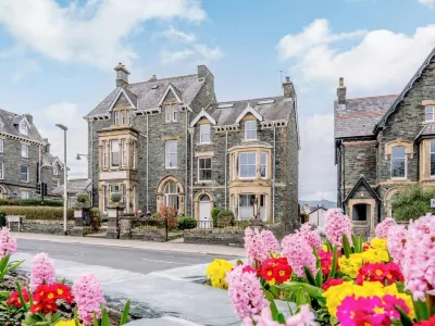 The Gables Sleeps 14 (7 Bedrooms) - Central Keswick Location