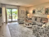 3 Min to Strip! Indoor Pool, Hot tub, Sauna, new!