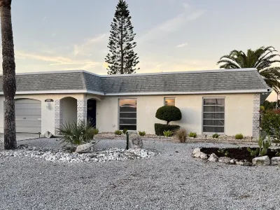 Beautifully Remodeled in 2025. Gulf Access. Hôtels à proximité de : 4835 Green Key Rd