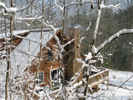 BIG ROCK LOG CABIN , Beside Natural Bridge/Red River Gorge
