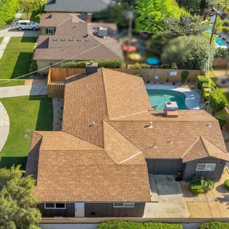 Unique Modern Home W/Pool