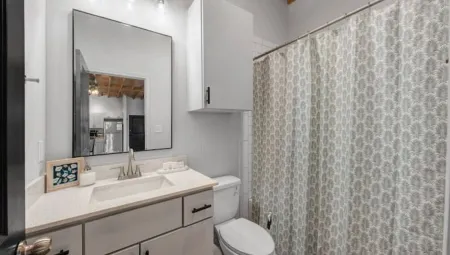 Charming & Spacious Hideaway by Downtown Bryan