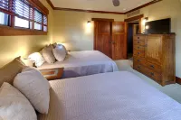 Charming Downtown Frankfort  Condo overlooking Betsie Bay