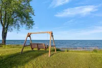 4 bed house on the shore of Lake Michigan